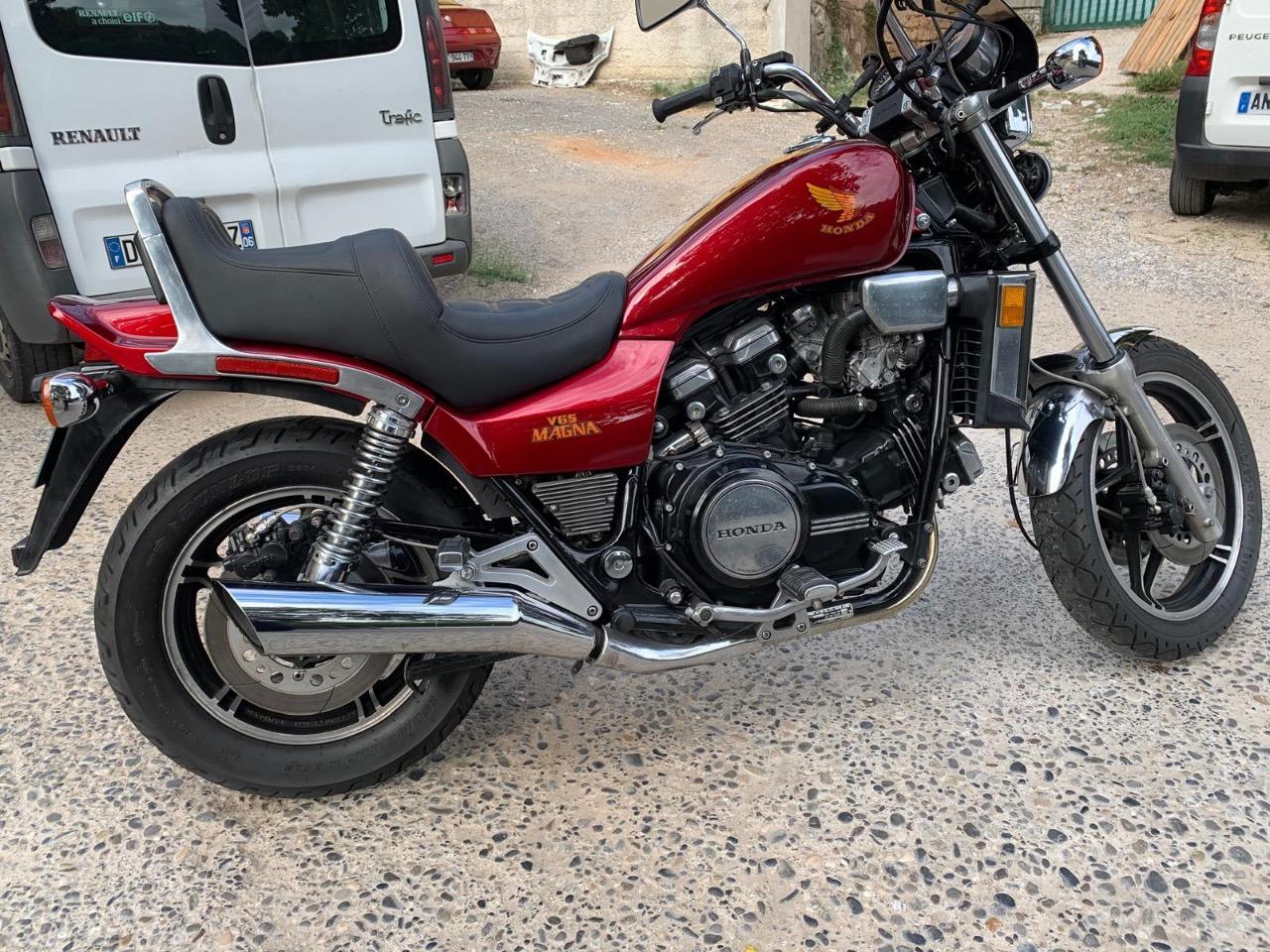 HONDA VF 1100 C - 1983 LesAnciennes.com