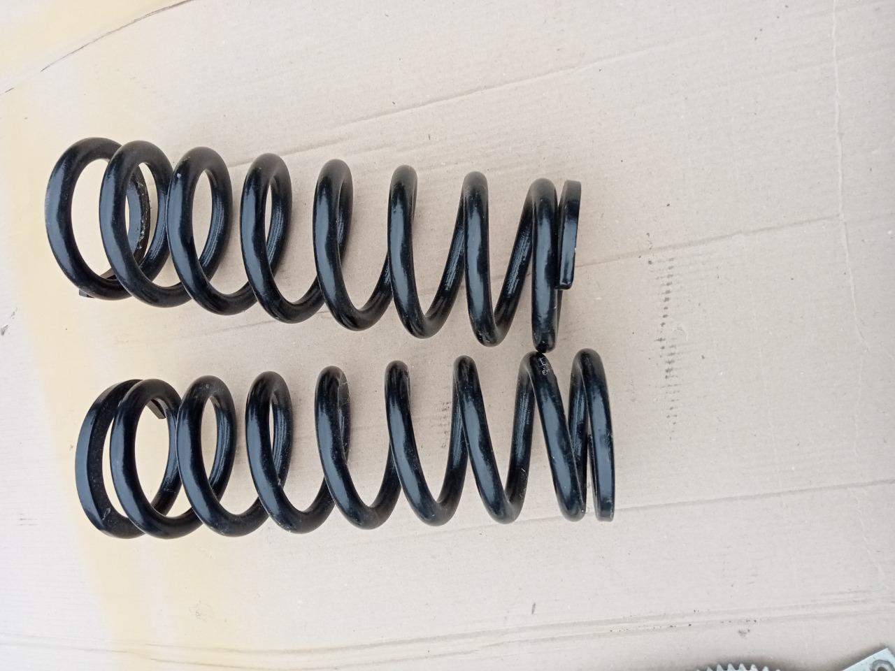 Ressorts TRIUMPH TR6 LesAnciennes.com