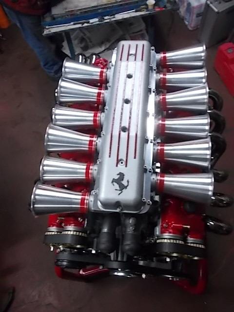 Moteurs Ferrari pour exposition LesAnciennes.com