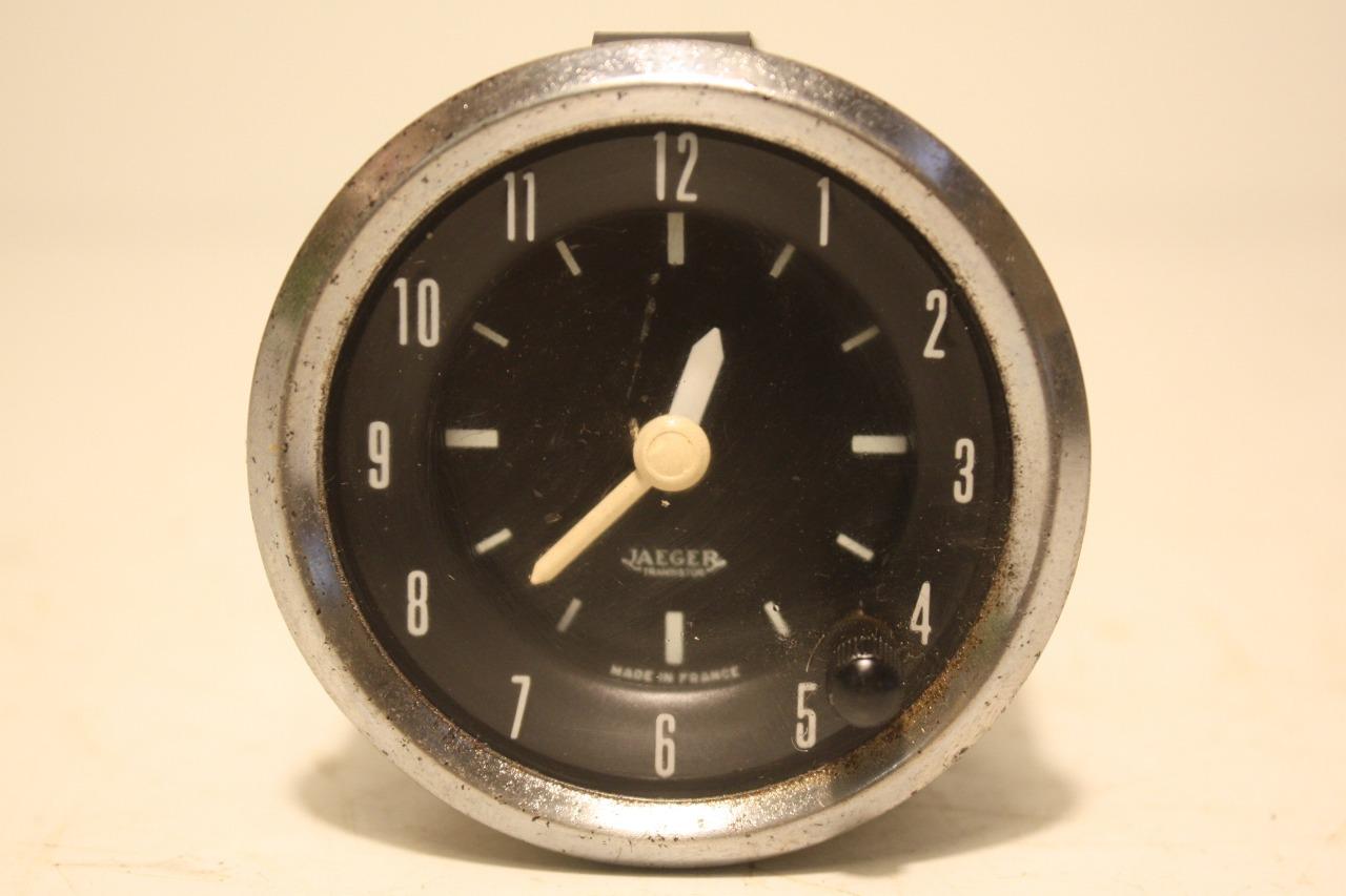 Montre Horloge Tableau de bord ronde Jaeger LesAnciennes.com