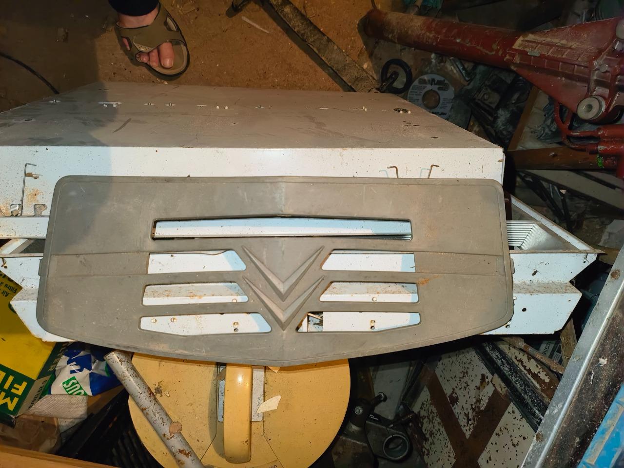 Cache calandre CITROEN 2CV 6 LesAnciennes.com