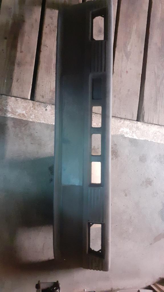 Pare choc + bloc chauffage + cabochon feux R5 (R5) LesAnciennes.com