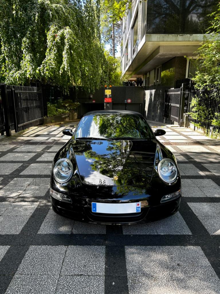 PORSCHE 911 997 Carrera 4S Cab LesAnciennes.com