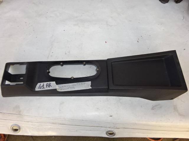 Tunnel central pour Alfa Romeo Giulietta LesAnciennes.com