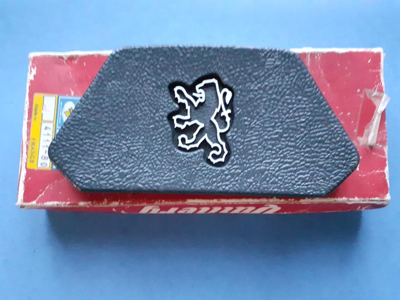 Centre de volant PEUGEOT 104 LesAnciennes.com