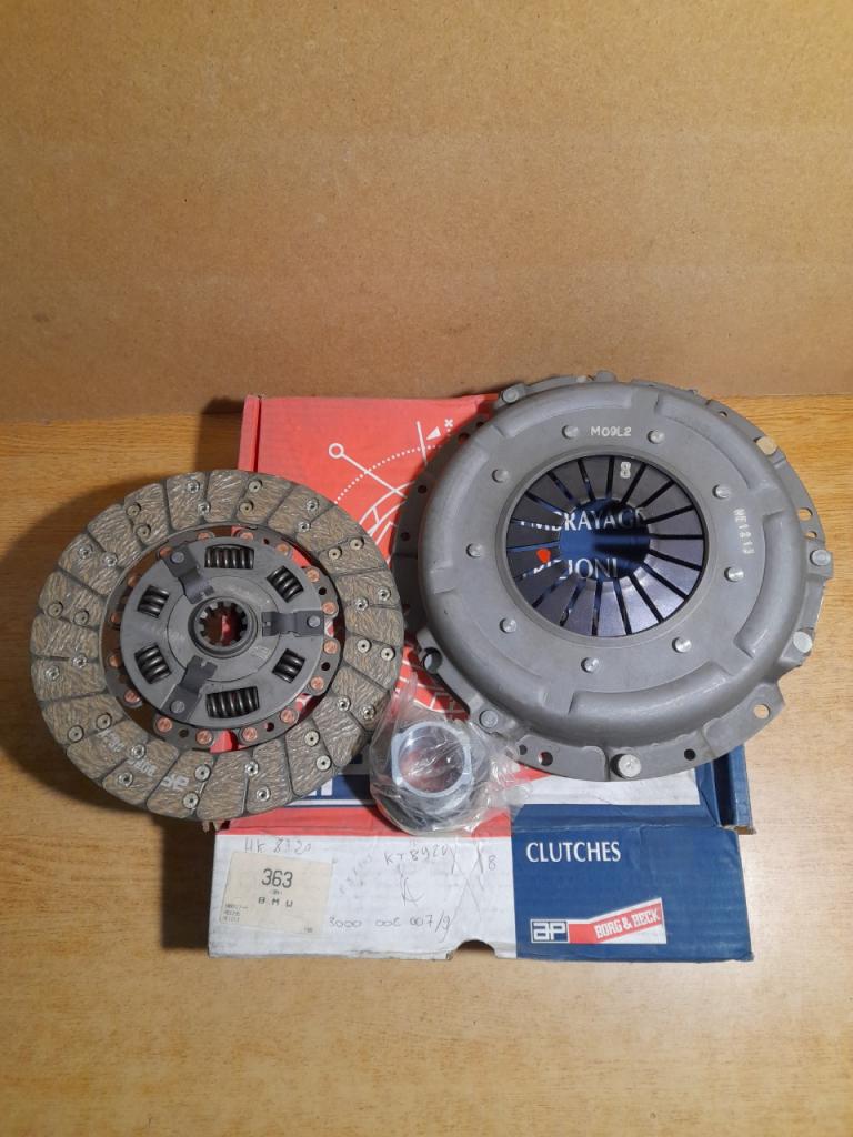 Kit embrayage BMW 320 E21 E30 E34 borg&beck 363 LesAnciennes.com