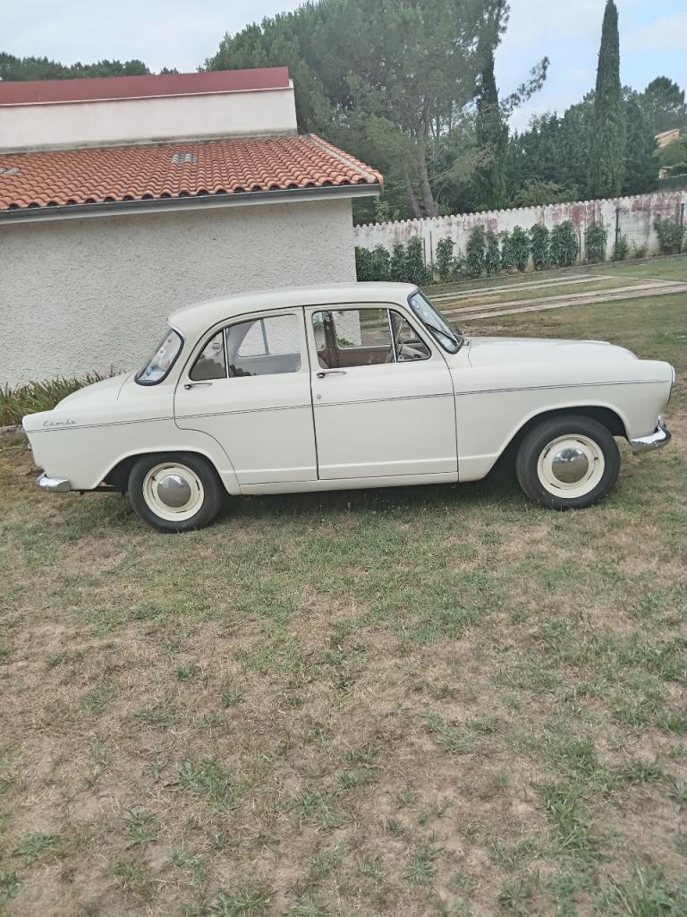 SIMCA Aronde BA - 1961 LesAnciennes.com