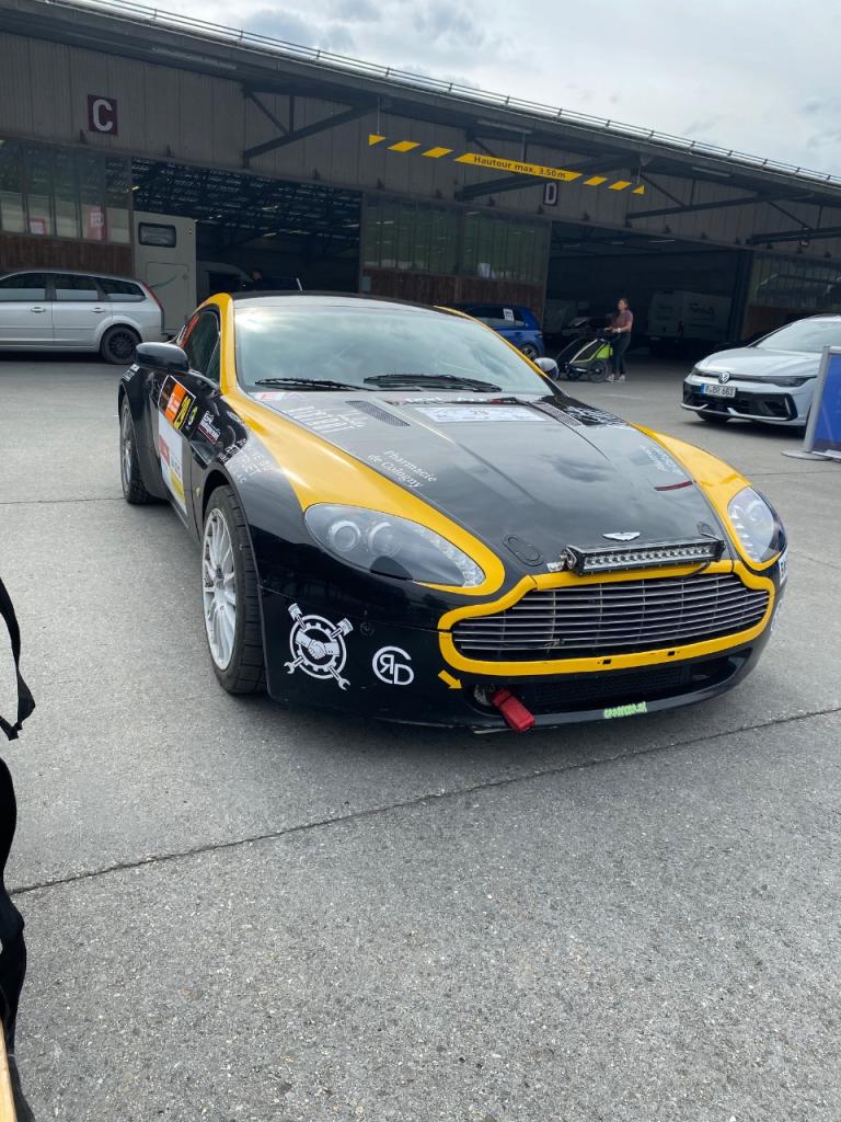 ASTON MARTIN V8 VANTAGE - 2006 LesAnciennes.com