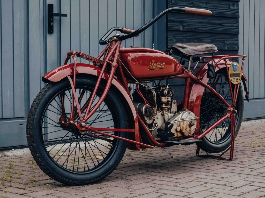 INDIAN Scout - 1925 LesAnciennes.com
