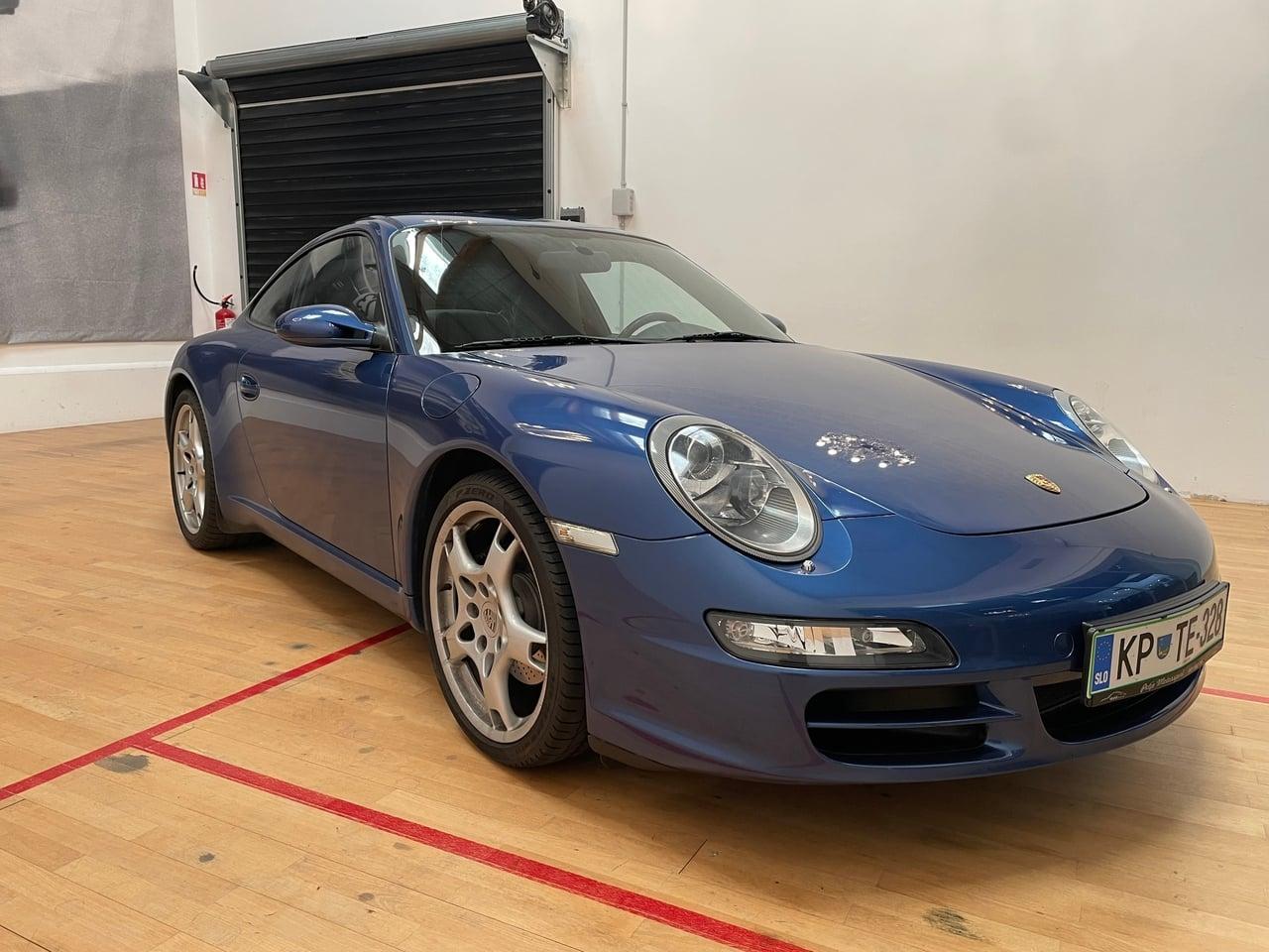2005 Porsche 911 Carrera LesAnciennes.com