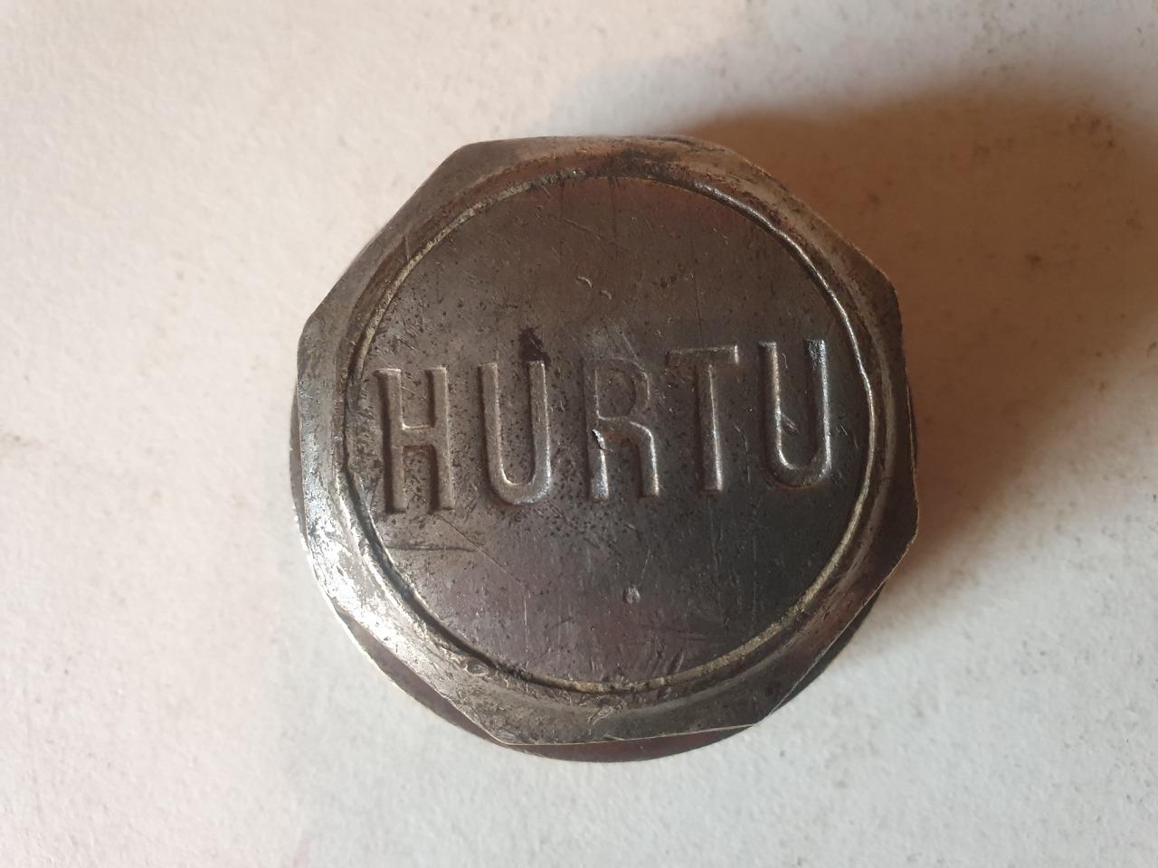 Ecrou enjoliveur cache moyeu HURTU LesAnciennes.com