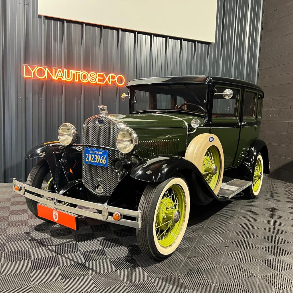 FORD A SALOON 4 DOOR - 1931 LesAnciennes.com