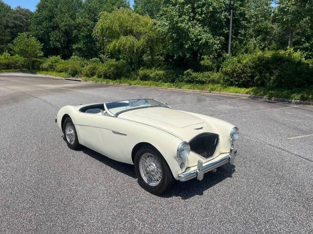 AUSTIN HEALEY 100 BN1 - 1954 LesAnciennes.com