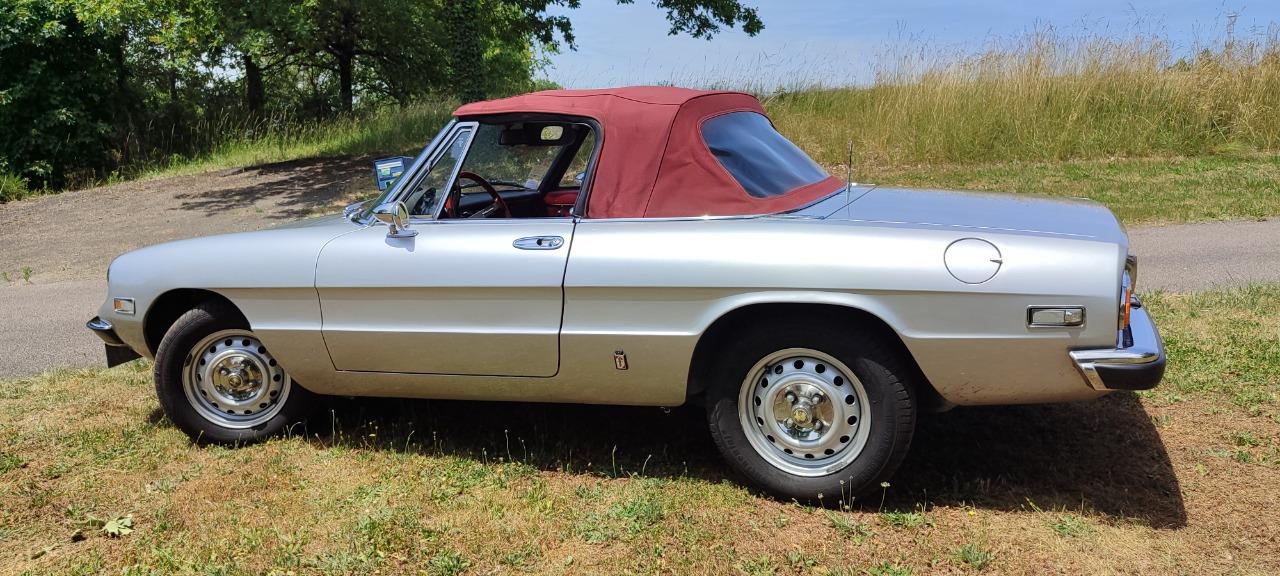 ALFA ROMEO Spider 105 - 1978 LesAnciennes.com