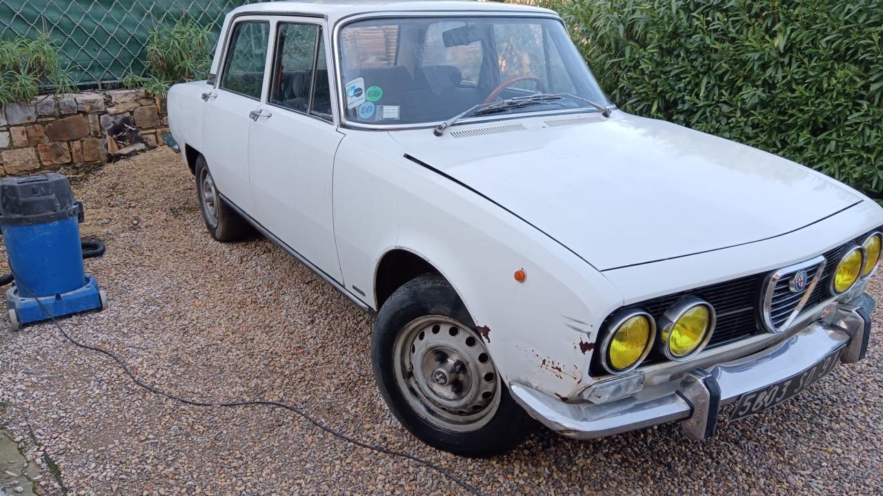 ALFA ROMEO 2000 2000 berline 105 - 1973 LesAnciennes.com
