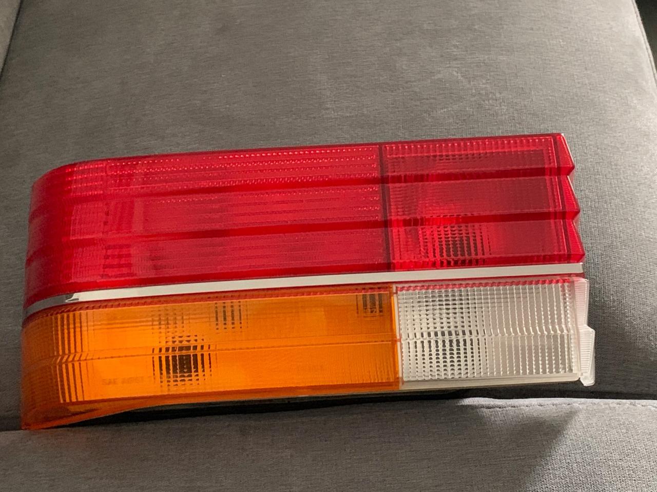 Bloc feu optique arrière gauche Renault 25 Phase 1 LesAnciennes.com