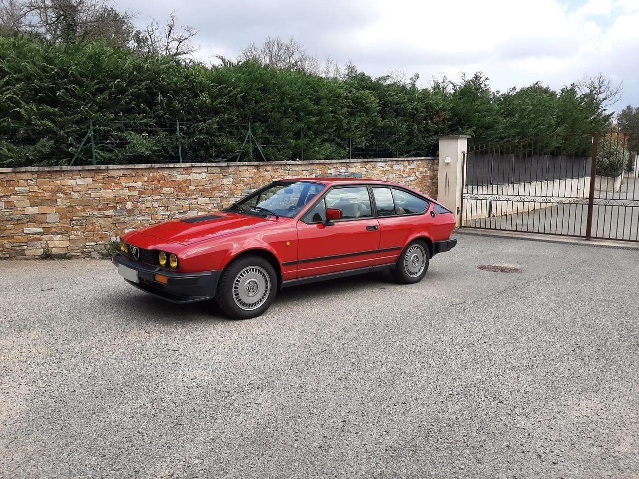 ALFA ROMEO GTV6 - 1985 LesAnciennes.com