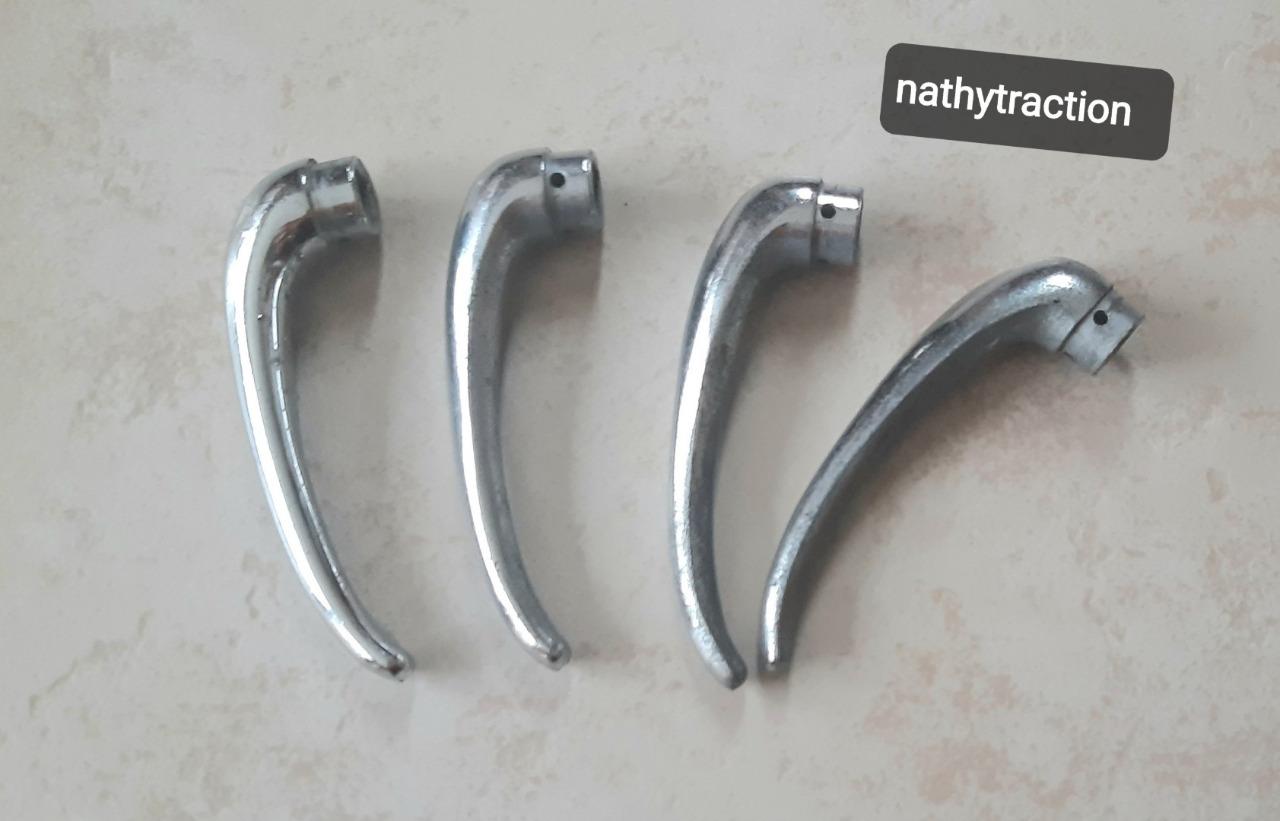 Lot de 4 poignées porte INT occasion TRACTION LesAnciennes.com