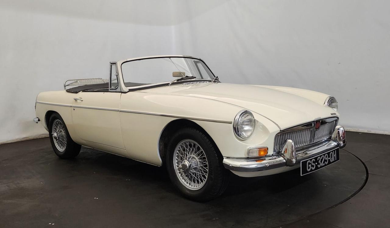 MG B cabriolet 1967 Prix: 23.000€ Origine : Etat-u LesAnciennes.com
