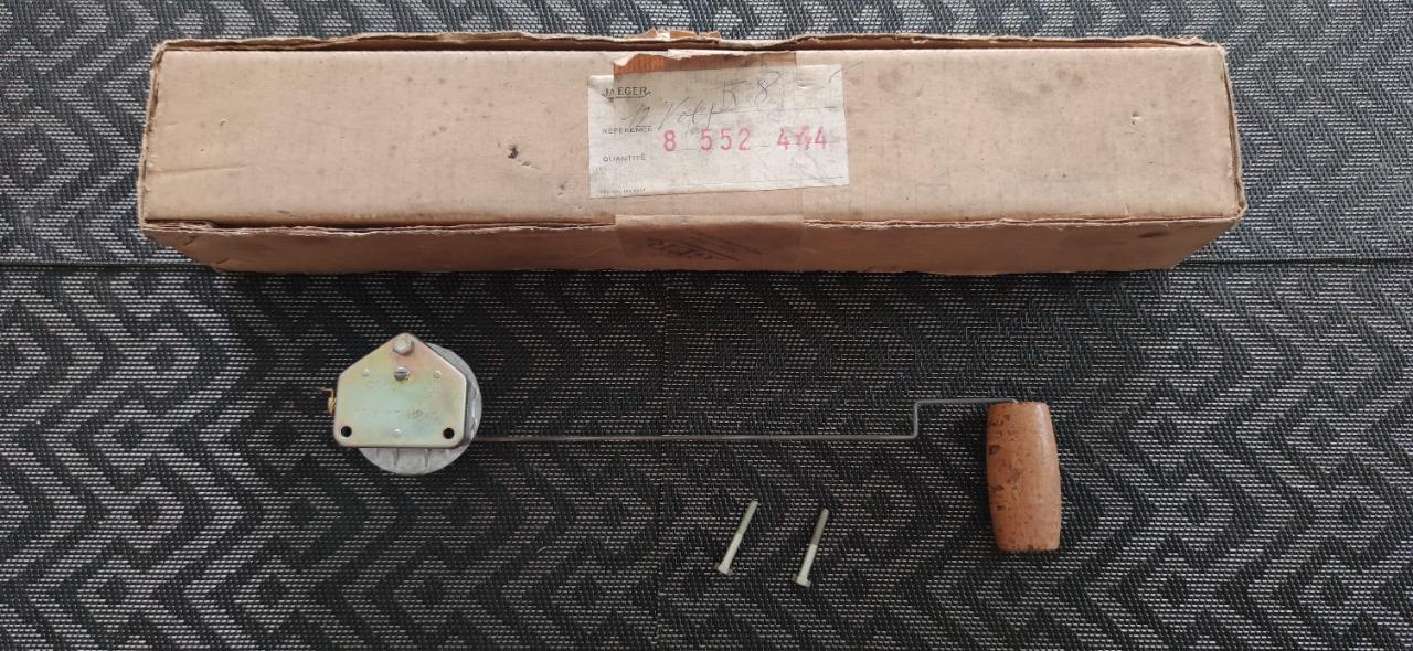 Jauge à essence RENAULT 8 (R8) 10 (R10) LesAnciennes.com