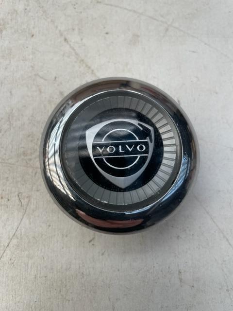 Centre volant complet VOLVO P1800 LesAnciennes.com