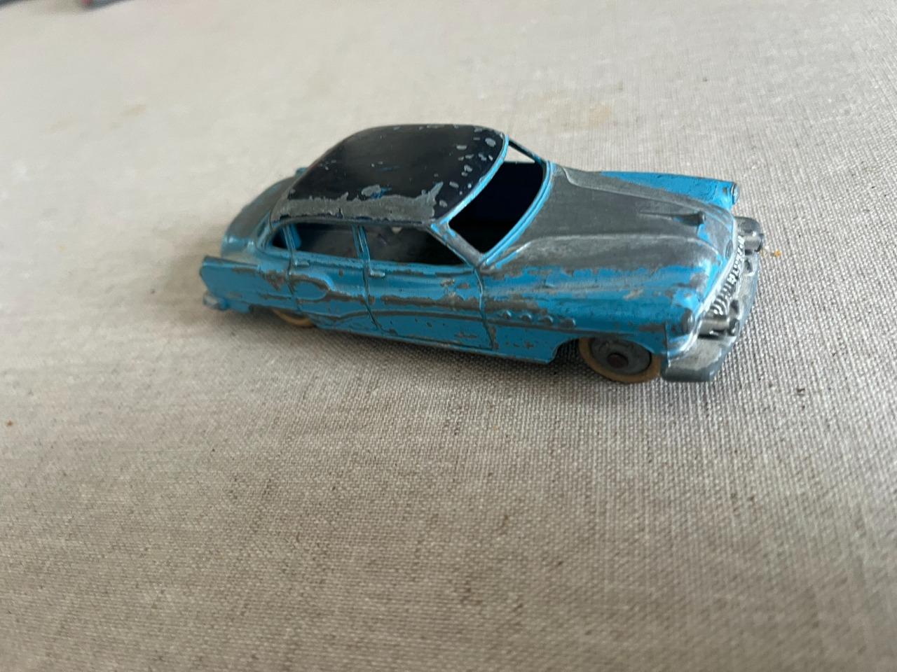 Dinky Toys Buick Roadmaster ref 24 V LesAnciennes.com