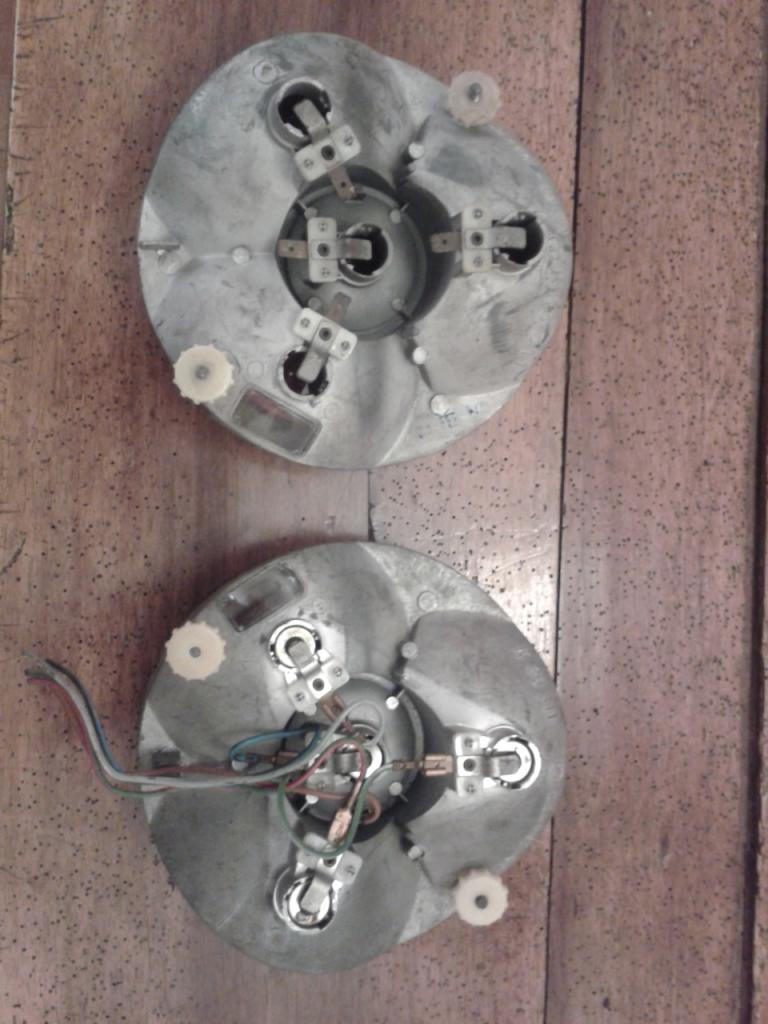 Feux AR ronds BMW 1600-2002Tii coach LesAnciennes.com