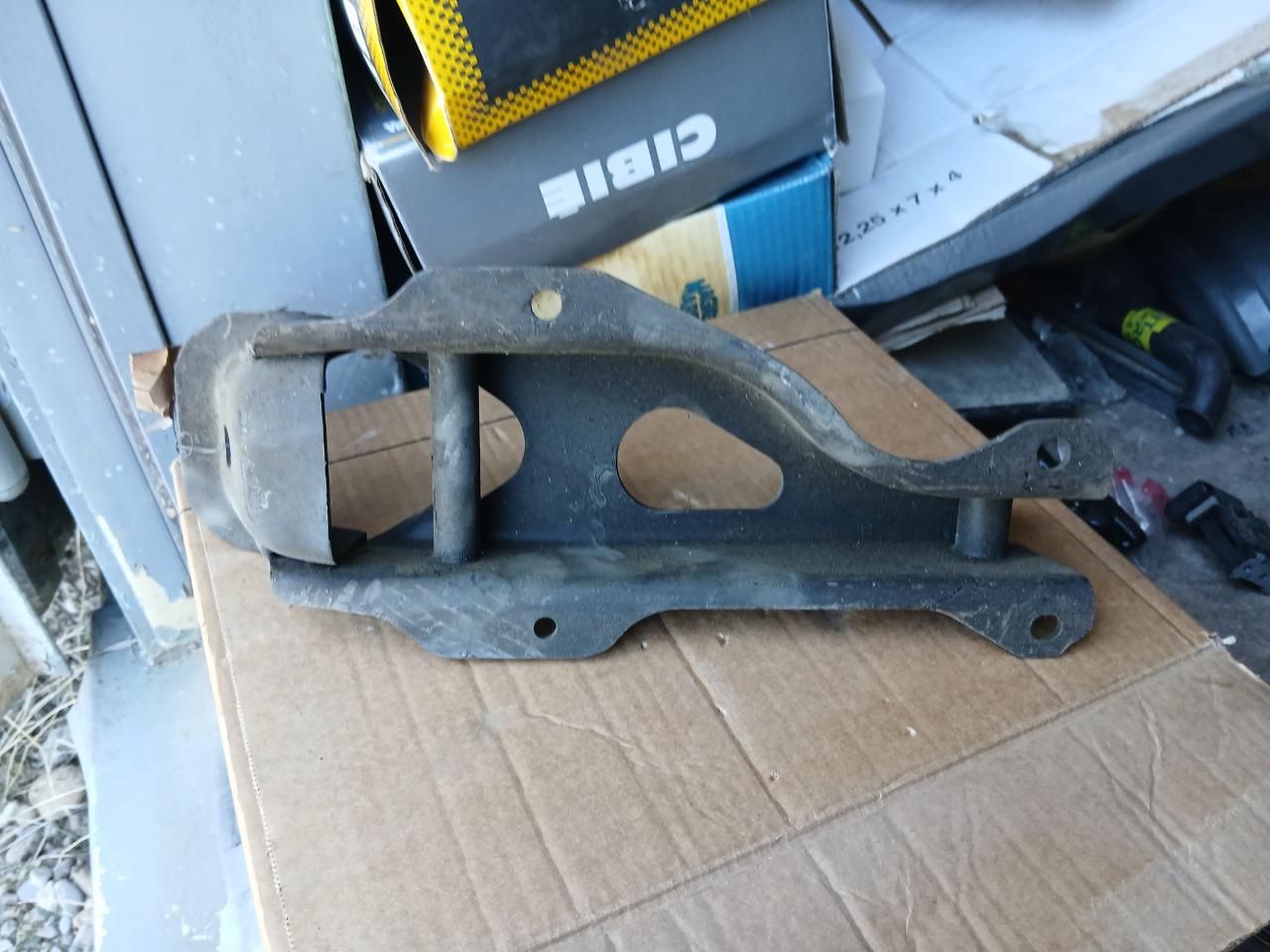 Support RENAULT 4 (R4) LesAnciennes.com