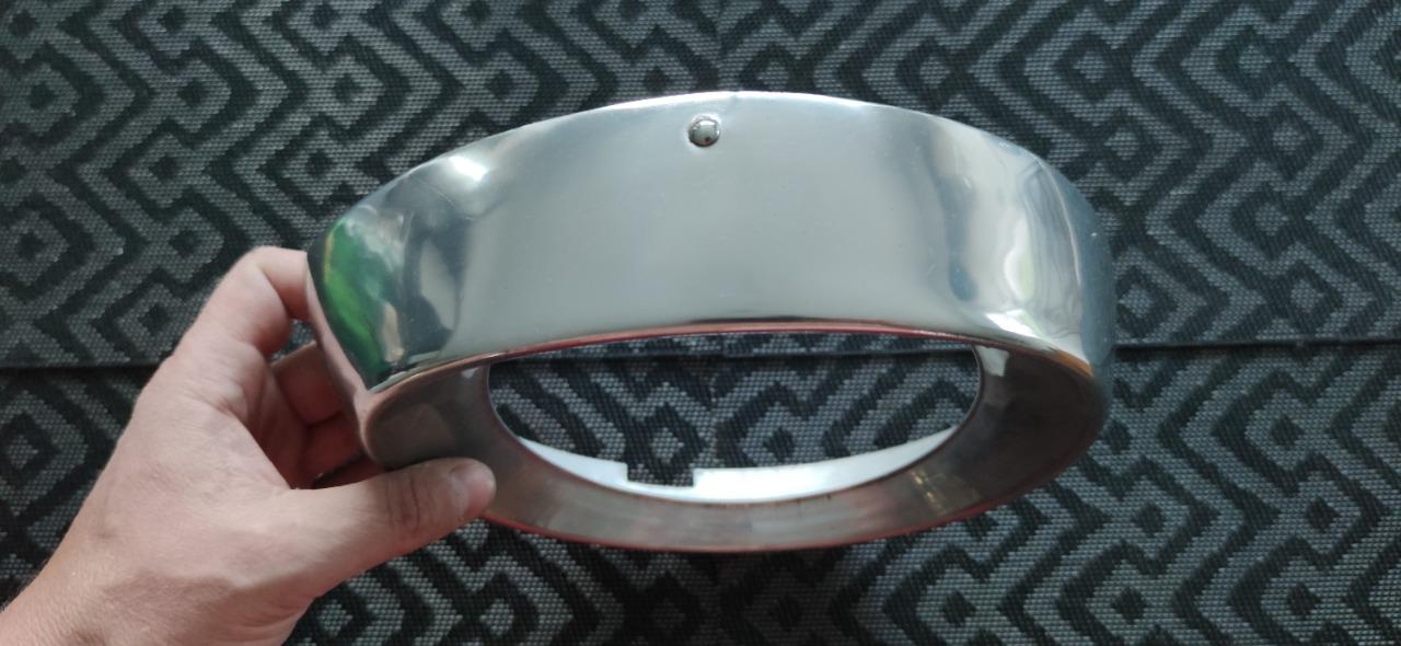 Cerclage de phare PANHARD PL 17 LesAnciennes.com