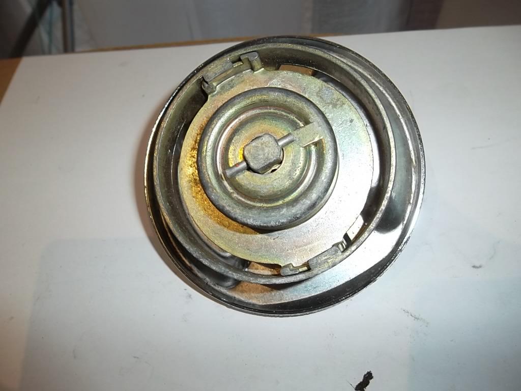 Bouchon de réservoir PEUGEOT divers LesAnciennes.com