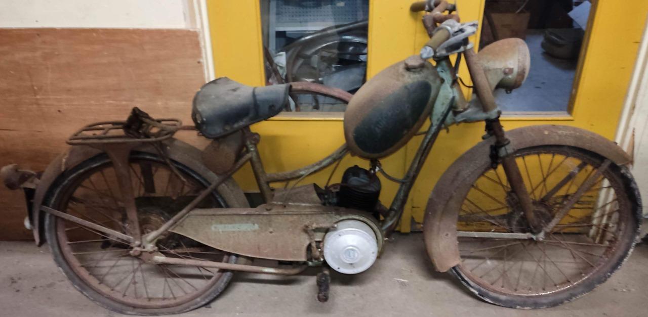 AUTOMOTO 98L - 1954 LesAnciennes.com
