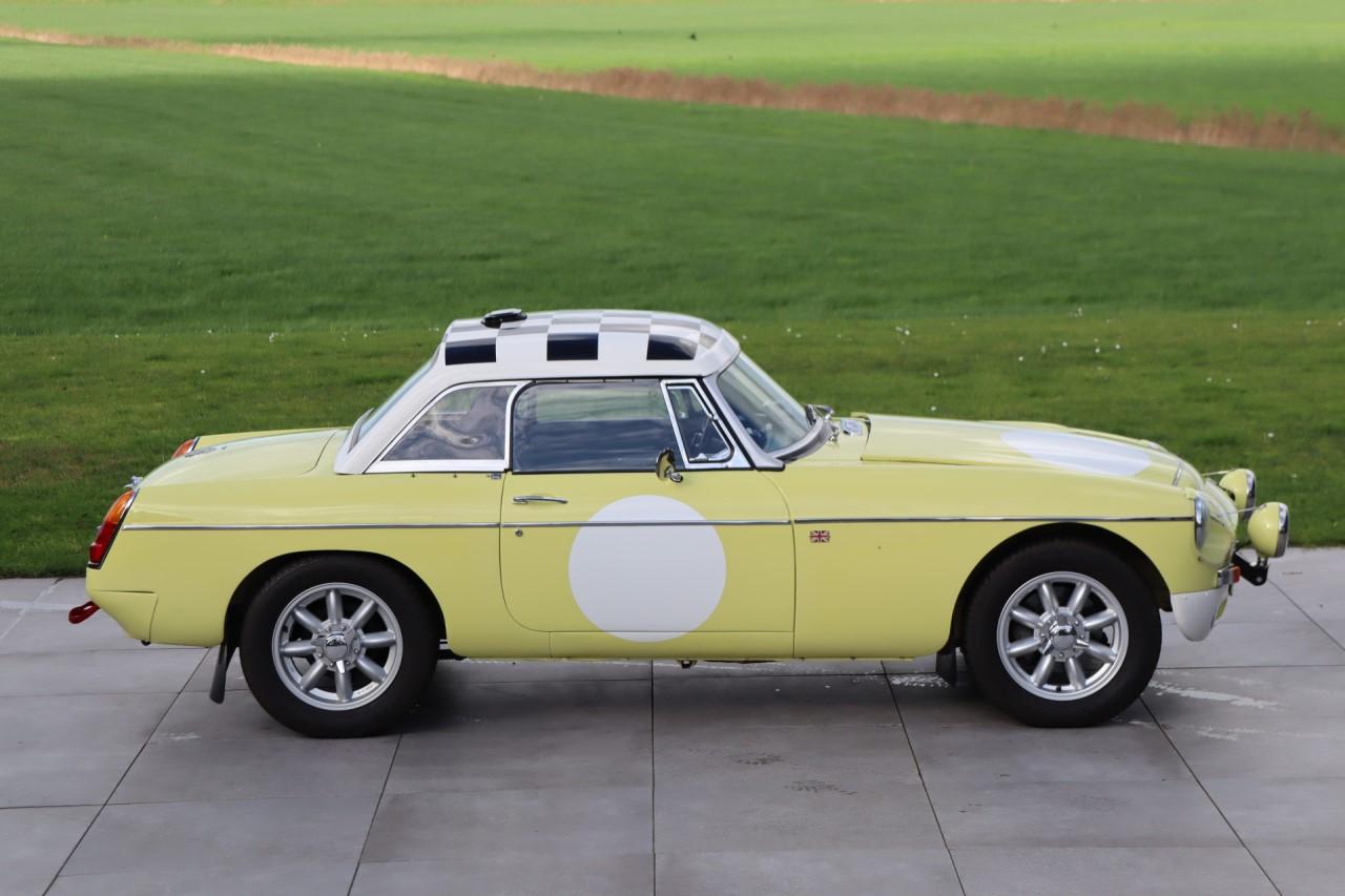 MG C Roadster - 1968 LesAnciennes.com