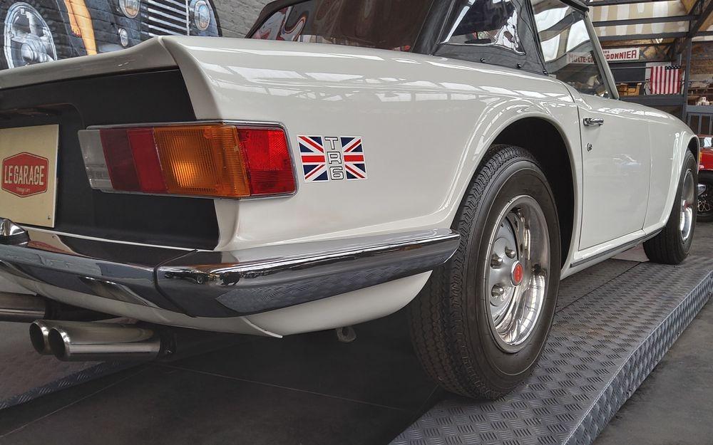 TRIUMPH TR6 - 1975 LesAnciennes.com