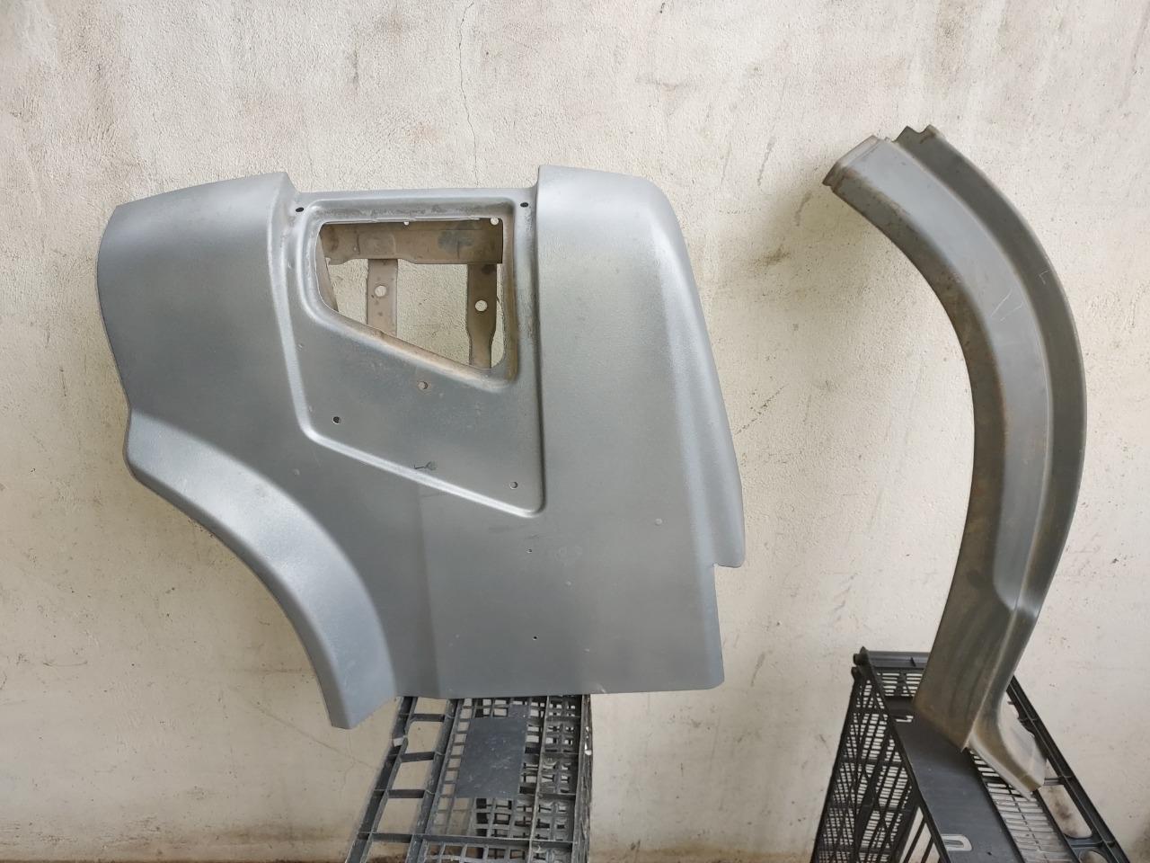 Aile avant MERCEDES 207/307 LesAnciennes.com