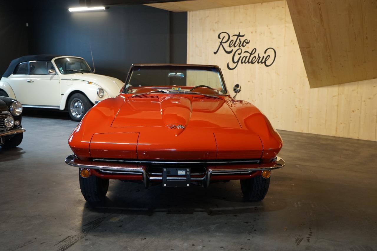 CHEVROLET Corvette C2 Cabriolet 327ci - 1965 LesAnciennes.com