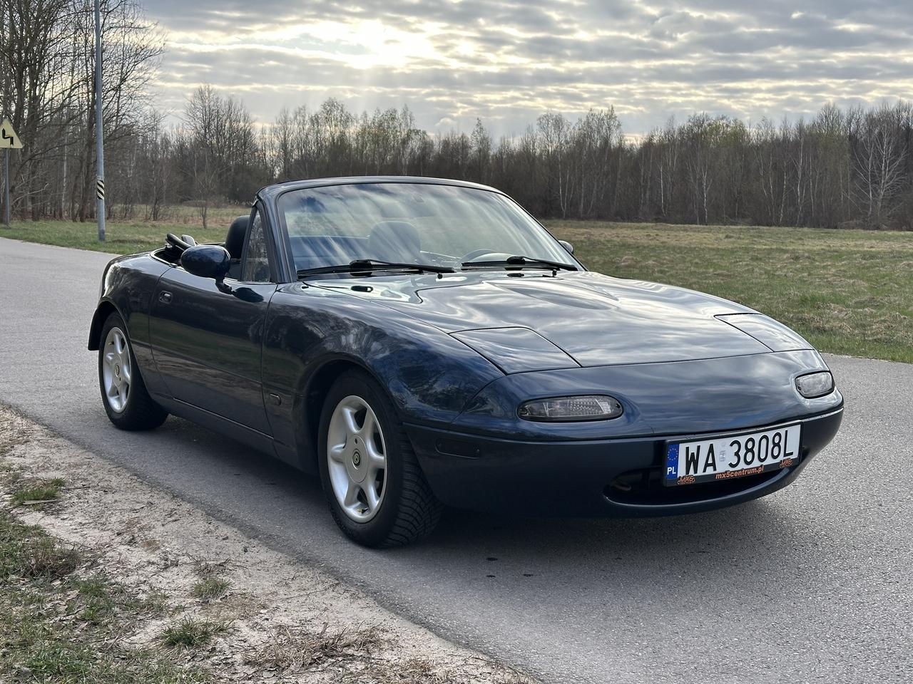 1997 Mazda MX-5 NA 1.6 LesAnciennes.com