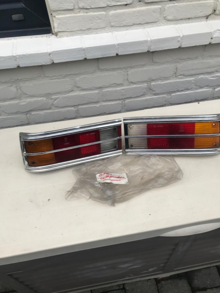 Feux arrière OPEL Commodore B LesAnciennes.com