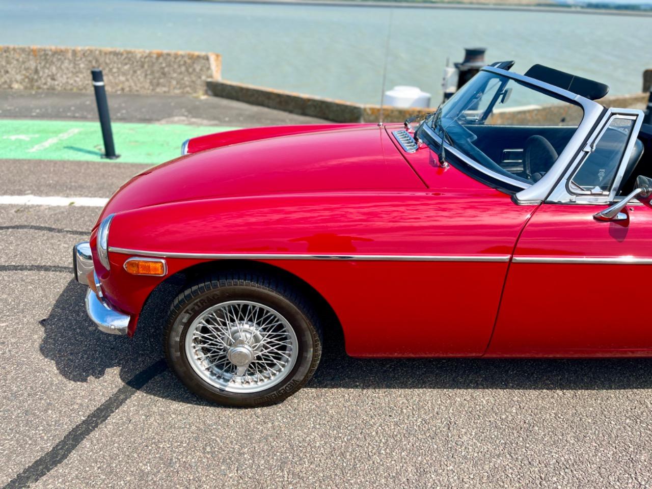 MG MGB OVERDRIVE - 1972 LesAnciennes.com