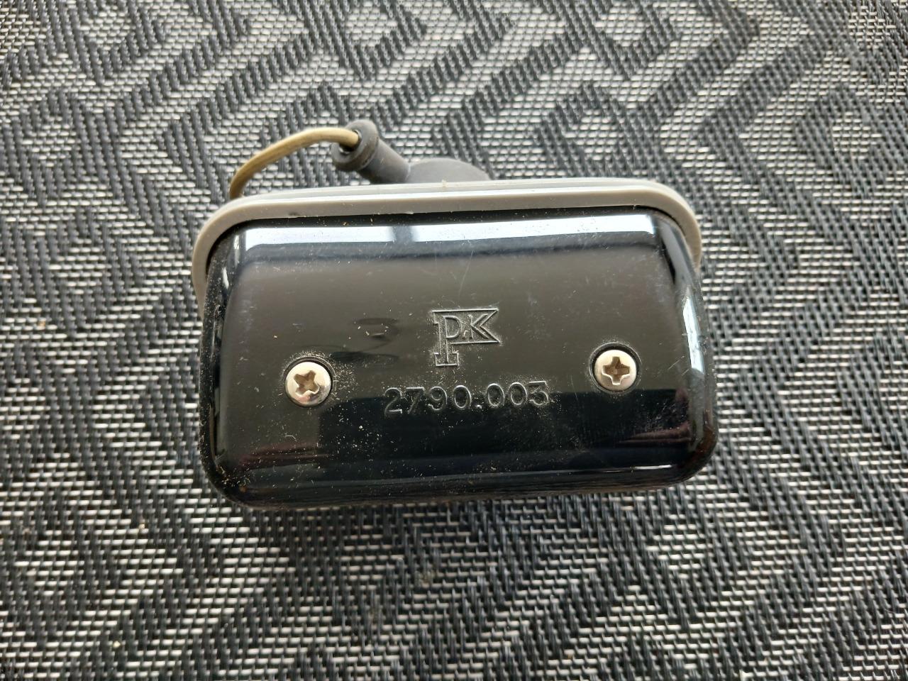 Eclaireur de plaque de police RENAULT Estafette LesAnciennes.com