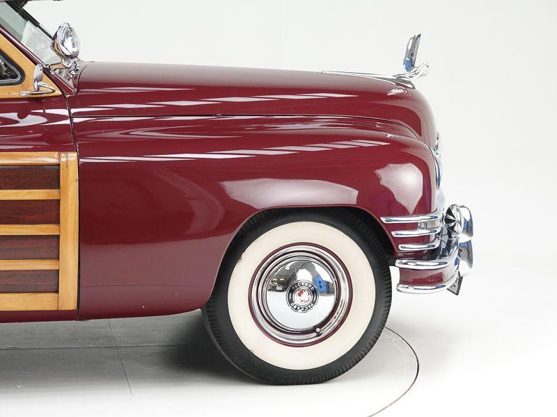 PACKARD Eight Woody wagon - 1947 LesAnciennes.com