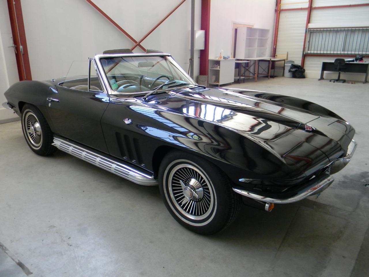 CHEVROLET Corvette C2 CABRIOLET - 1966 LesAnciennes.com