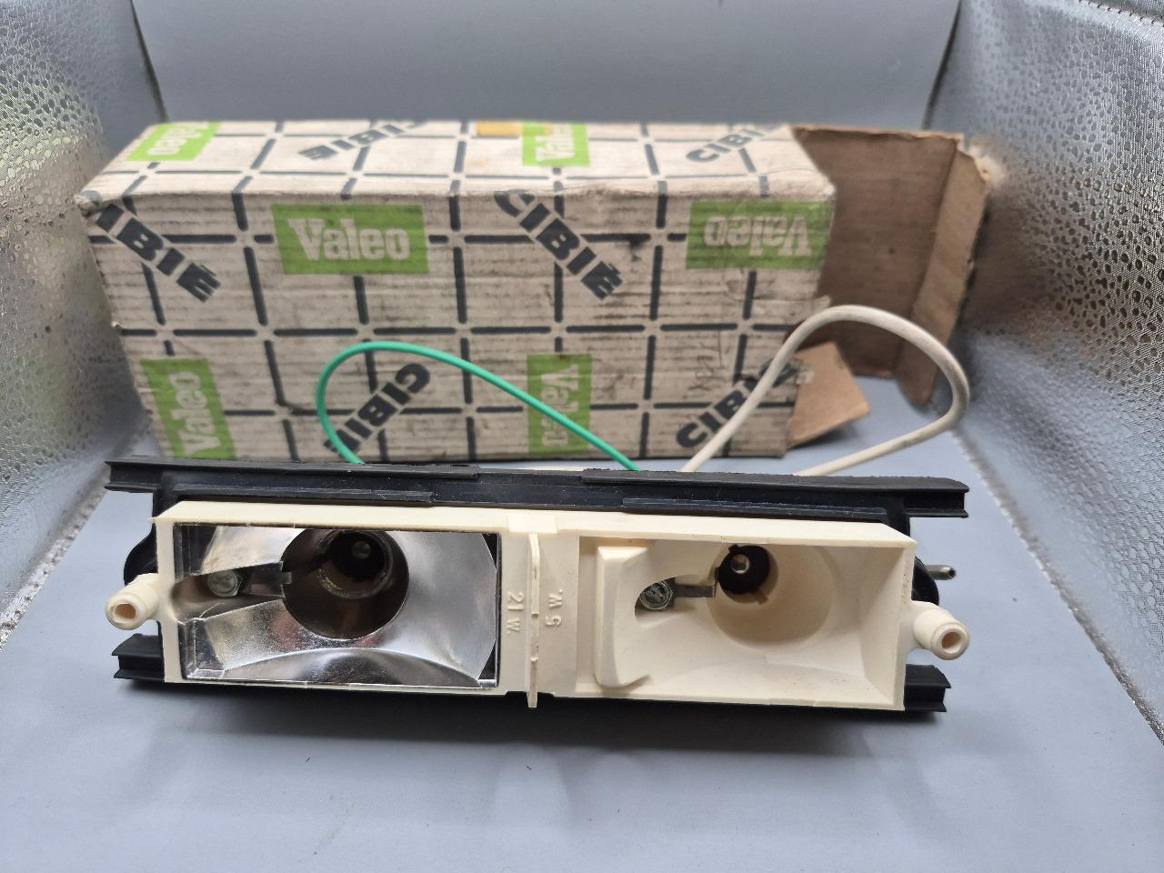 Platine de Feu AV SIMCA 1100 LesAnciennes.com