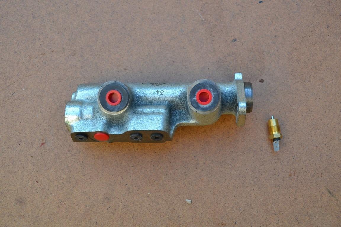 Maître cylindre ATE RENAULT 4 (R4) R5 - R6 LesAnciennes.com