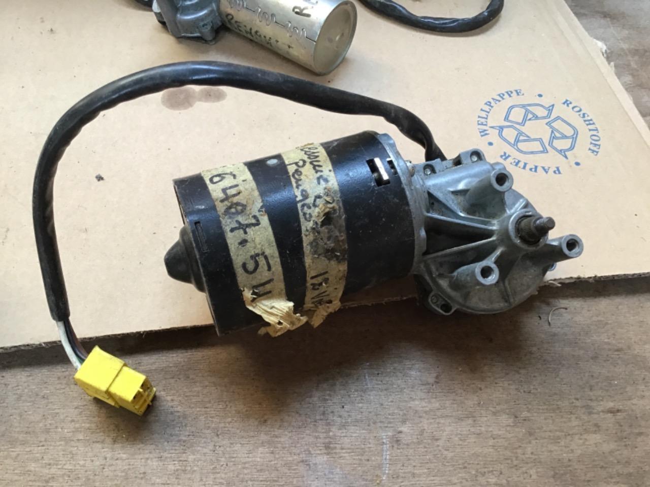 Moteur essuie-glaces PEUGEOT RENAULT SIMCA LesAnciennes.com
