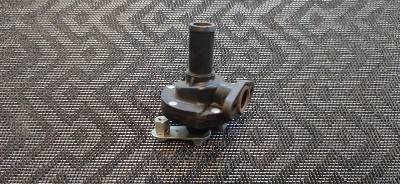 Robinet de chauffage PEUGEOT 204 LesAnciennes.com