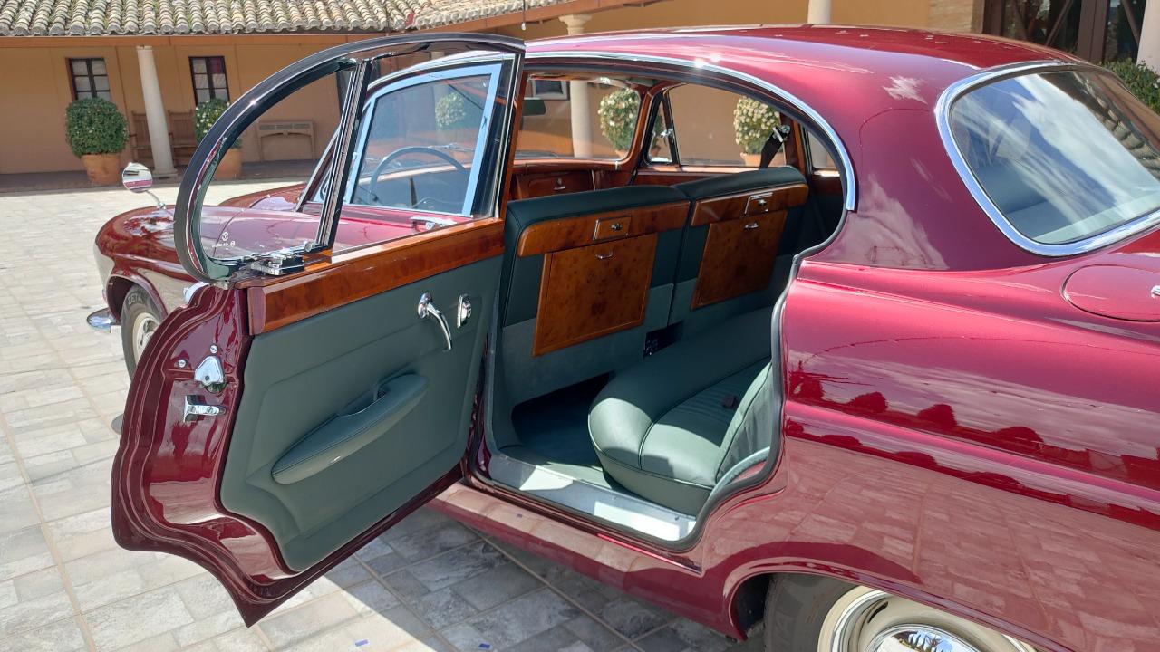 JAGUAR MK10 4.2 - 1966 LesAnciennes.com