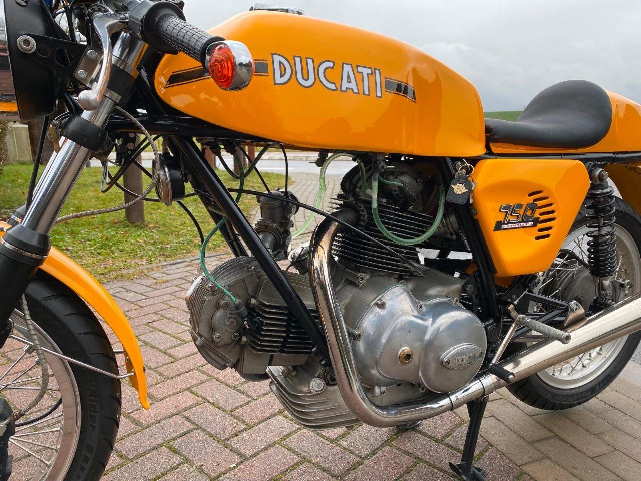 Ducati 750 SS Super Sport De 1974 Vendre Moto Ancienne De Collection ducati-750-ss-super-sport-de-1974-vendre-moto-ancienne-de-collection