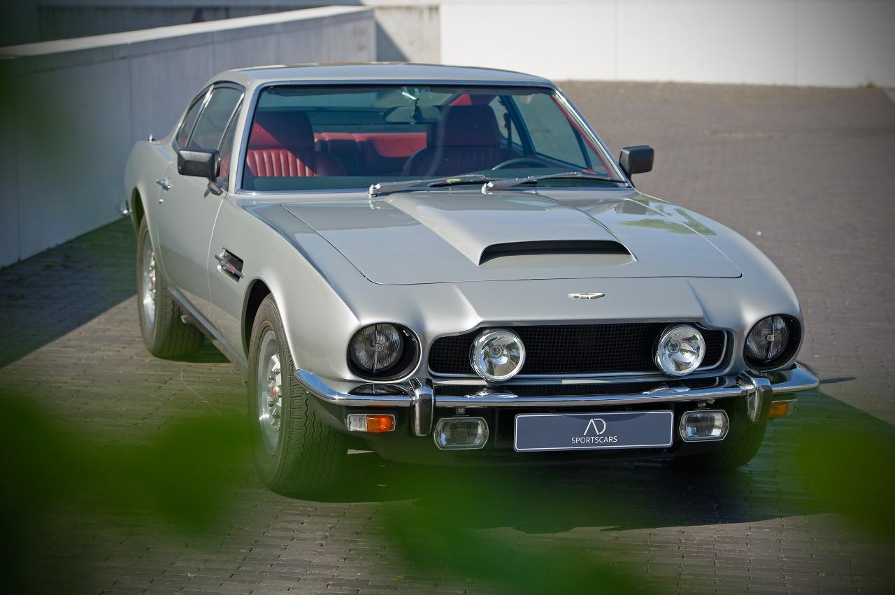 ASTON MARTIN V8 | R.S. Williams - 1977 LesAnciennes.com