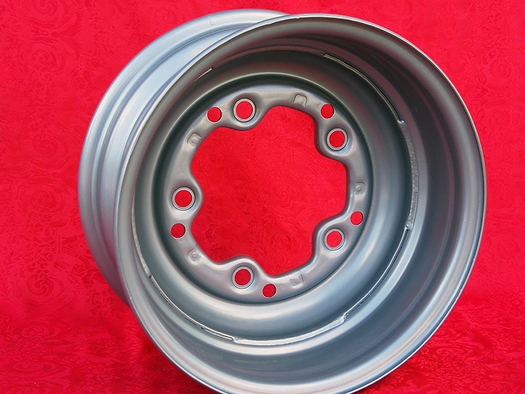 1 pc. jante Volkswagen Beetle Kafer Maggiolino T1 LesAnciennes.com