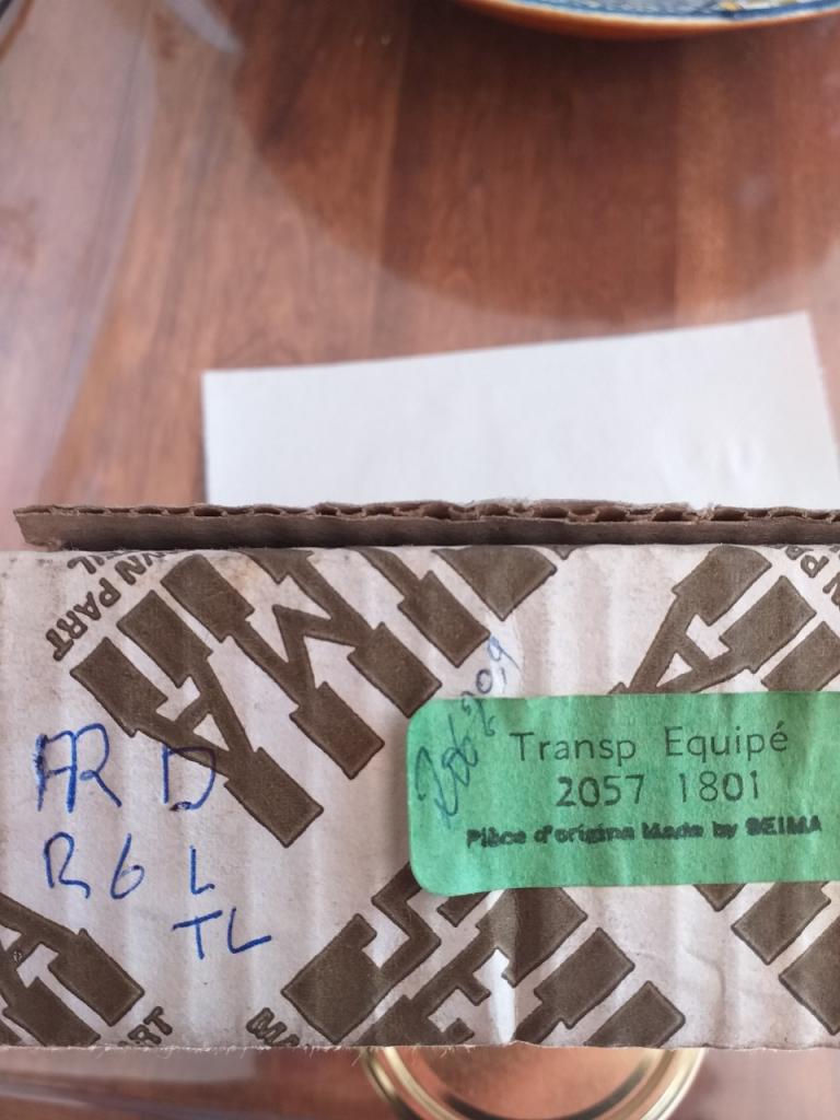 Feu RENAULT 6 (R6) LesAnciennes.com